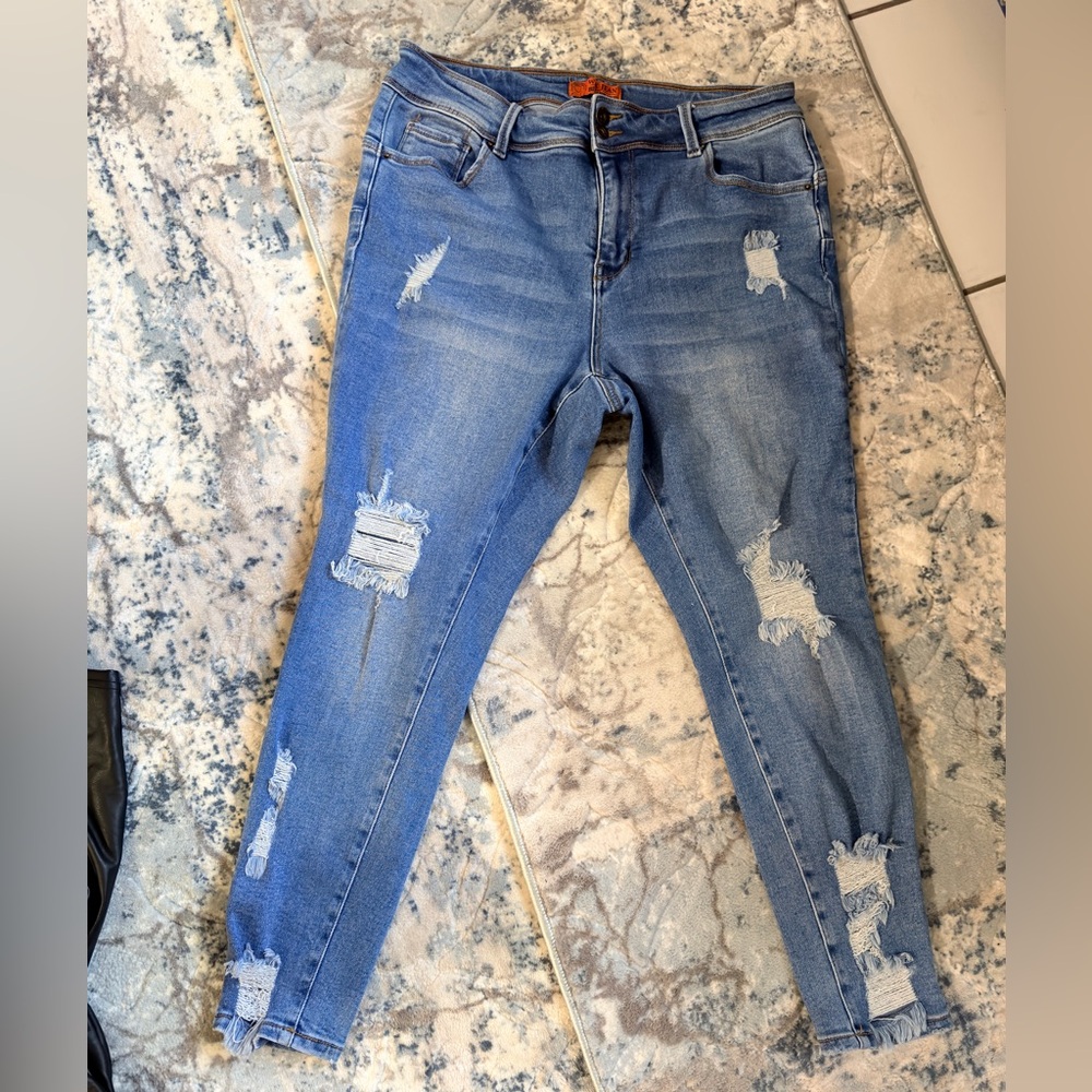 Women’s Light Blue Distressed Skinny Jeans